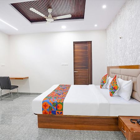 Fabhotel Platinum Palace - Nr Magadi Main Road Bangalore Exterior foto