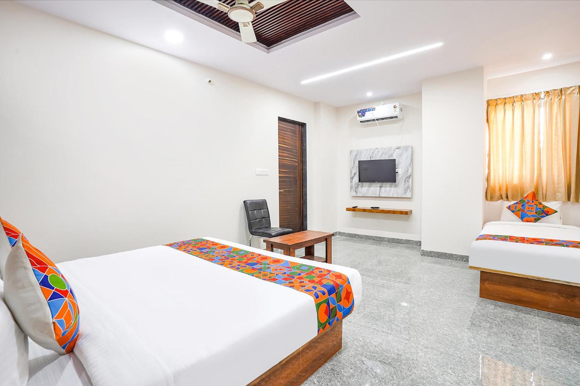 Fabhotel Platinum Palace - Nr Magadi Main Road Bangalore Exterior foto