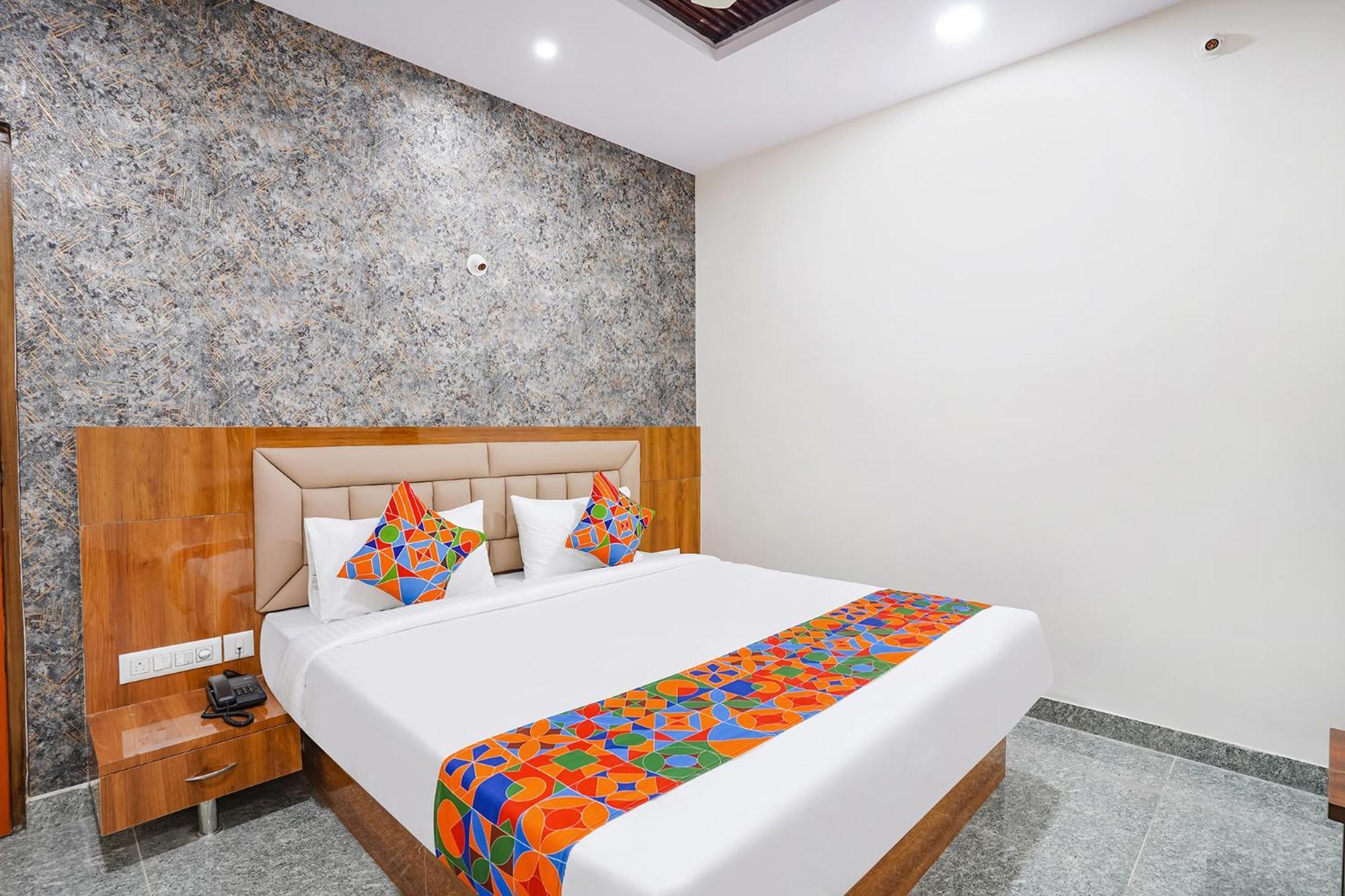 Fabhotel Platinum Palace - Nr Magadi Main Road Bangalore Exterior foto