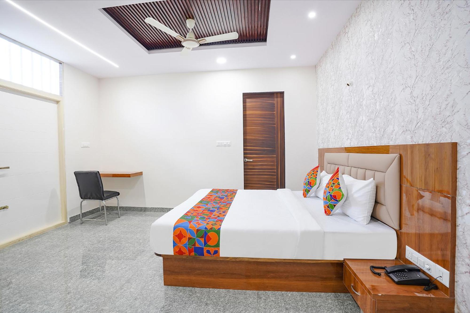 Fabhotel Platinum Palace - Nr Magadi Main Road Bangalore Exterior foto