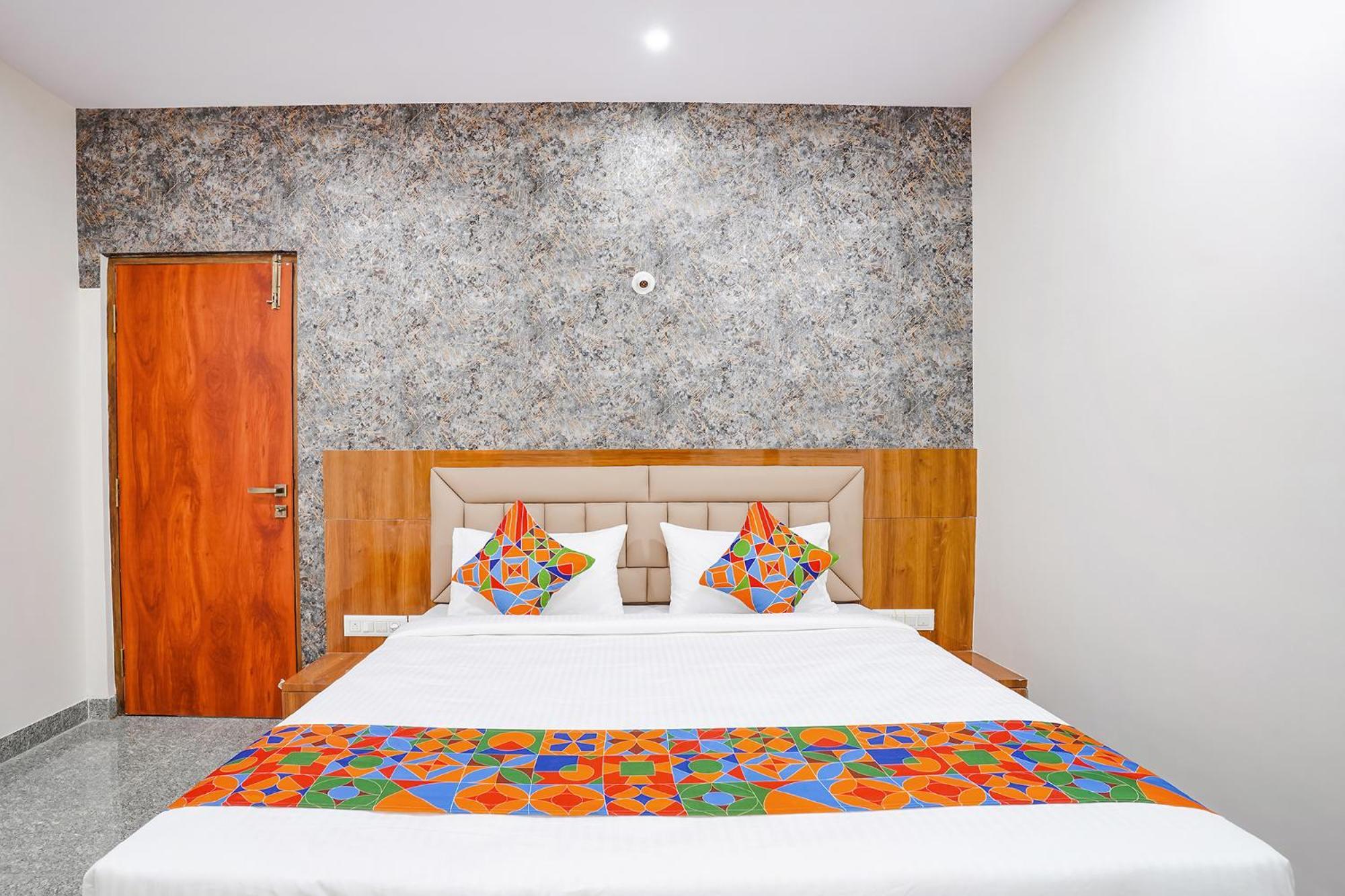 Fabhotel Platinum Palace - Nr Magadi Main Road Bangalore Exterior foto
