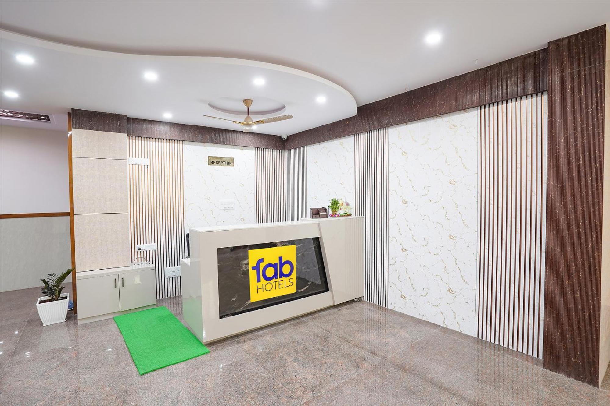 Fabhotel Platinum Palace - Nr Magadi Main Road Bangalore Exterior foto
