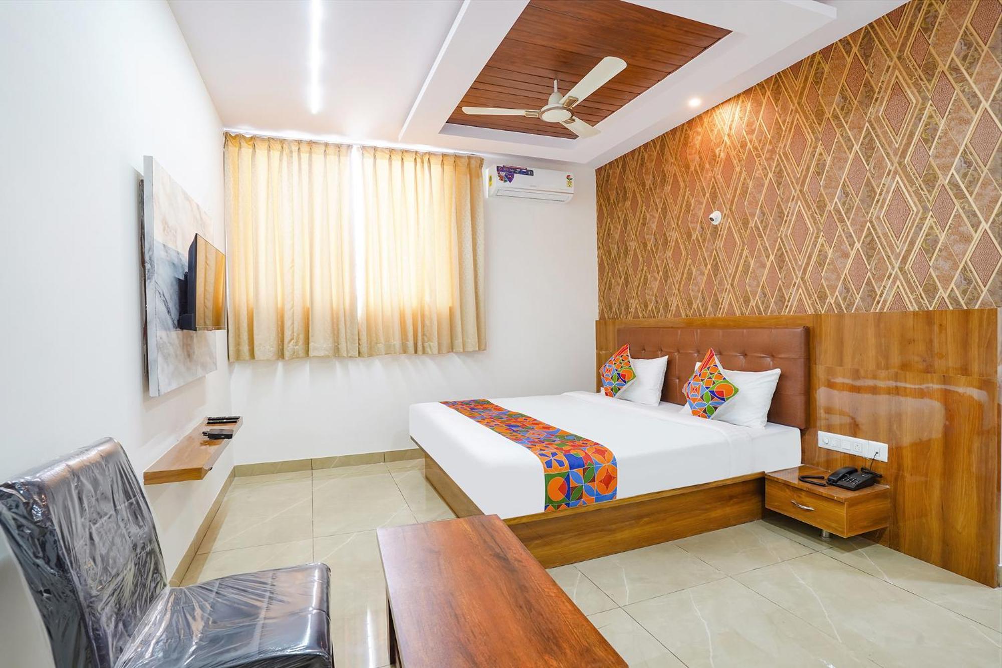 Fabhotel Platinum Palace - Nr Magadi Main Road Bangalore Exterior foto